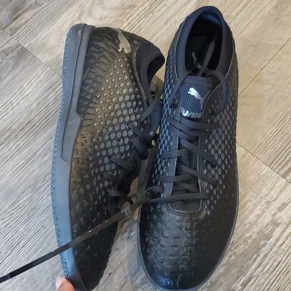 PUMA Future 4.4 Netflx Indoor Cleats